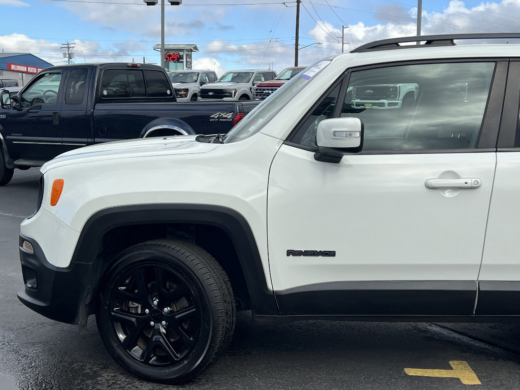 Used 2018 Jeep Renegade Altitude AWD/4WD image 12
