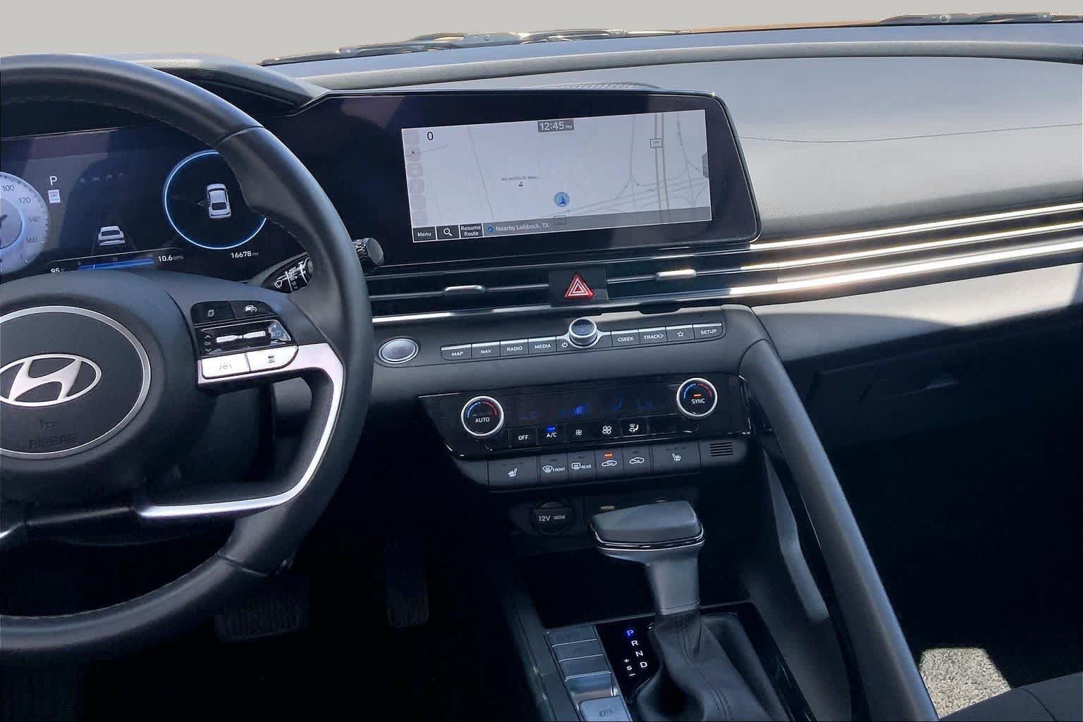 Used 2025 Hyundai Elantra SEL FWD image 7