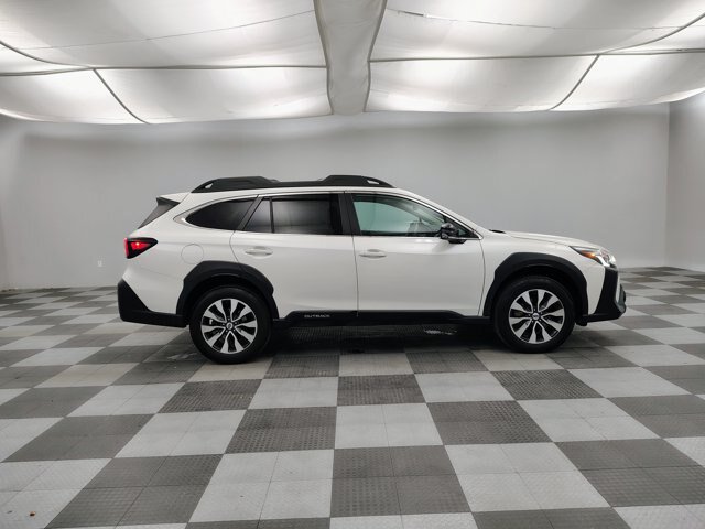Used 2023 Subaru Outback Limited XT AWD/4WD image 12