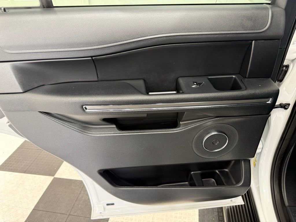 Certified 2023 Ford Expedition XLT image 19