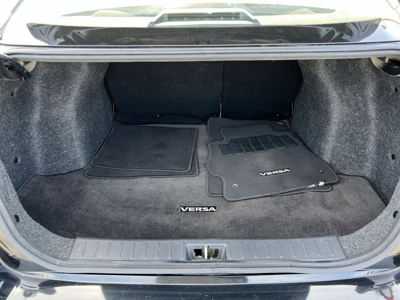 Used 2021 Nissan Versa SV FWD image 23