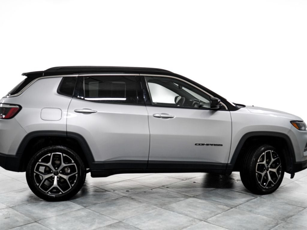 Used 2025 Jeep Compass Limited AWD/4WD image 7