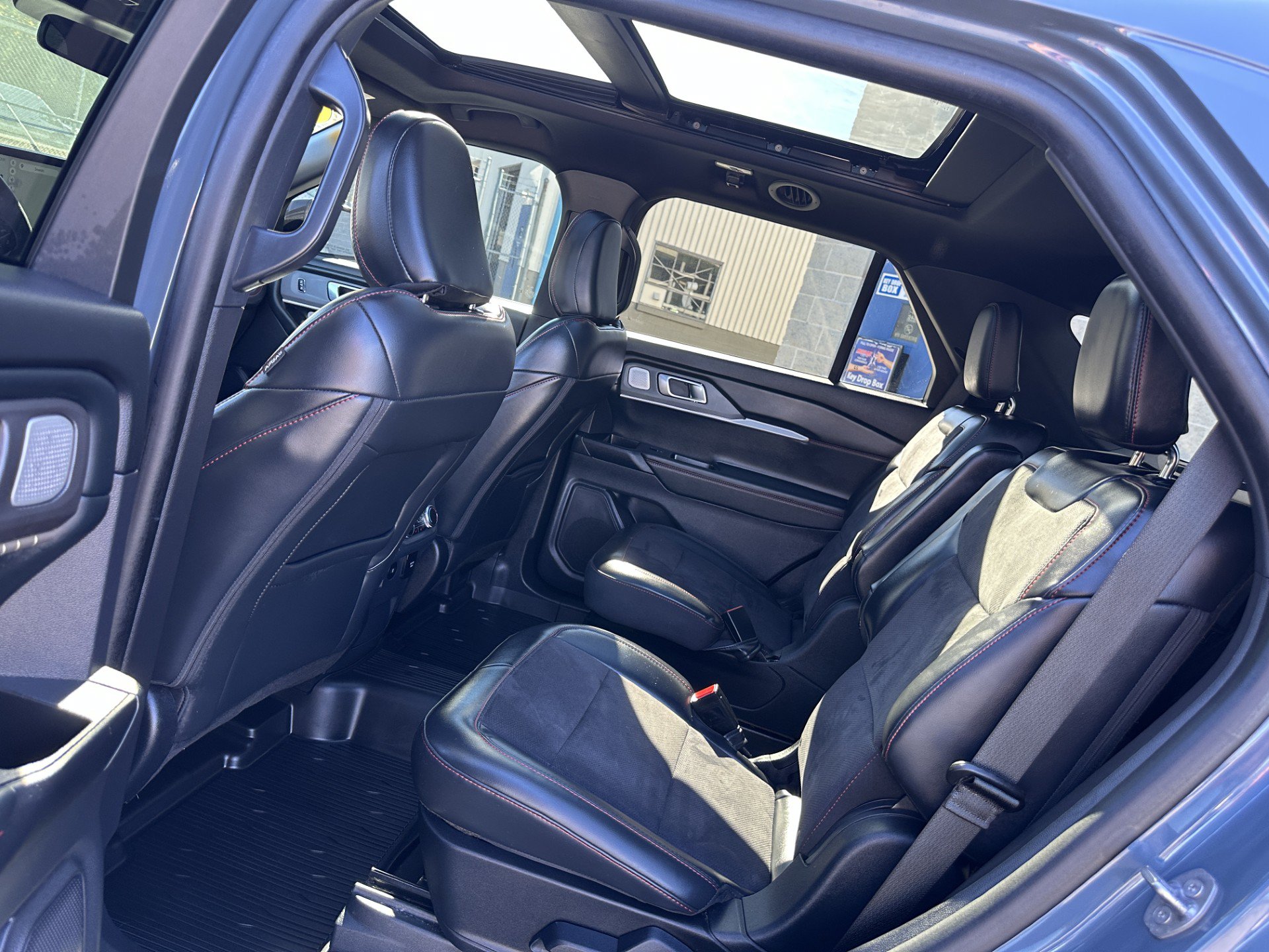 Certified 2025 Ford Explorer ST w/ Sun And Sound Package AWD/4WD image 10