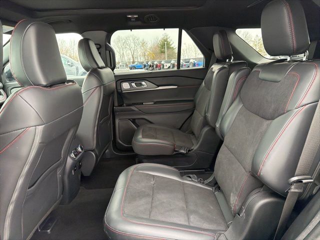 Certified 2025 Ford Explorer ST image 16
