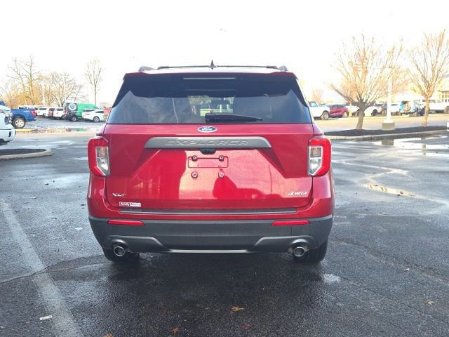 Certified 2023 Ford Explorer XLT w/ Equipment Group 202A image 3
