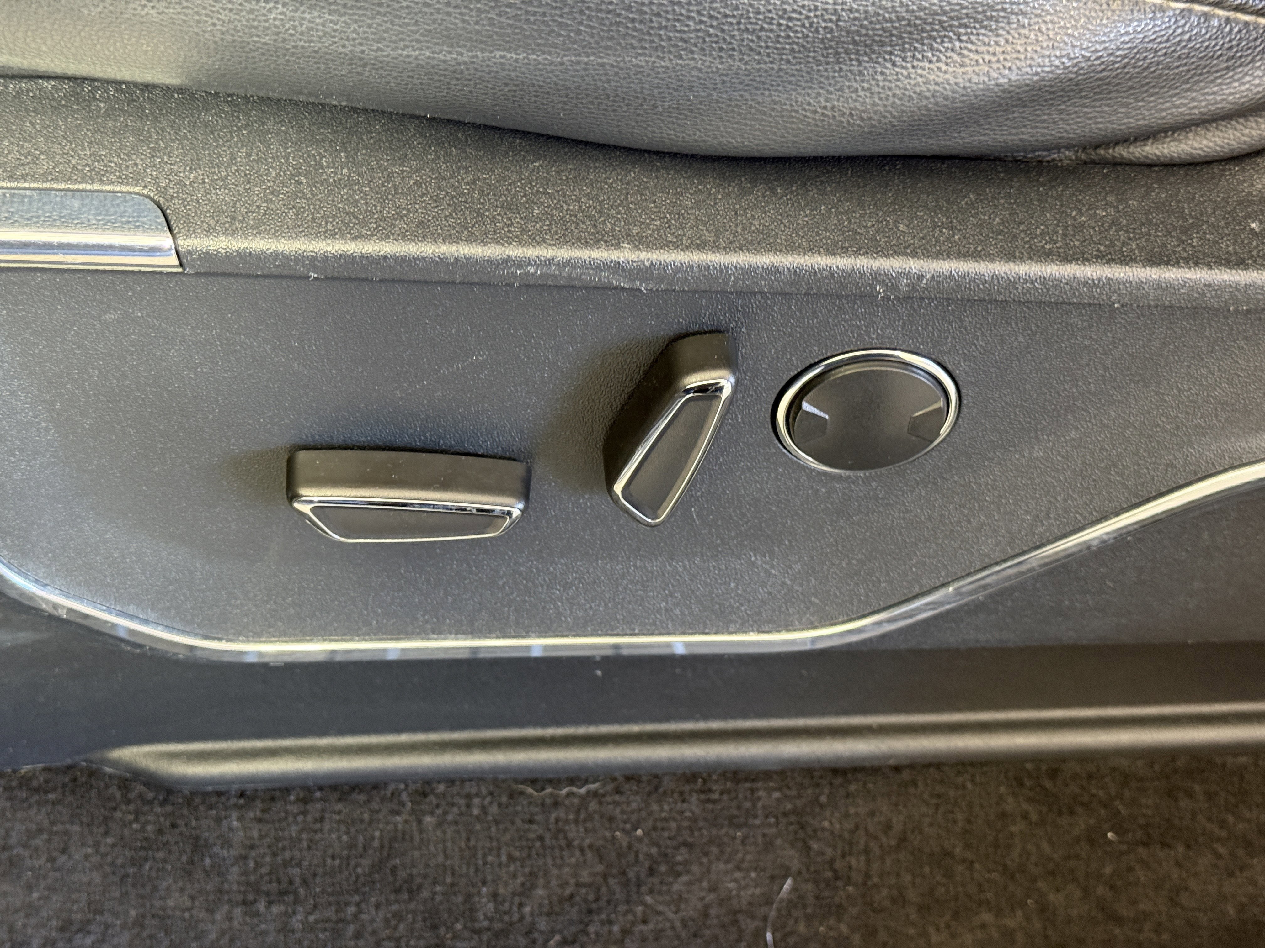 Certified 2022 Ford F150 Lariat w/ Equipment Group 502A High image 17