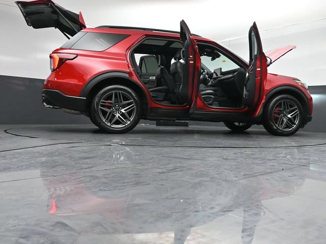 Certified 2025 Ford Explorer ST AWD/4WD image 50