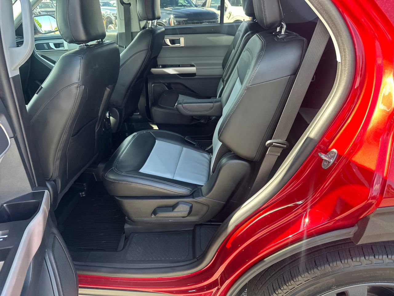 Certified 2023 Ford Explorer XLT w/ Equipment Group 202A AWD/4WD image 21