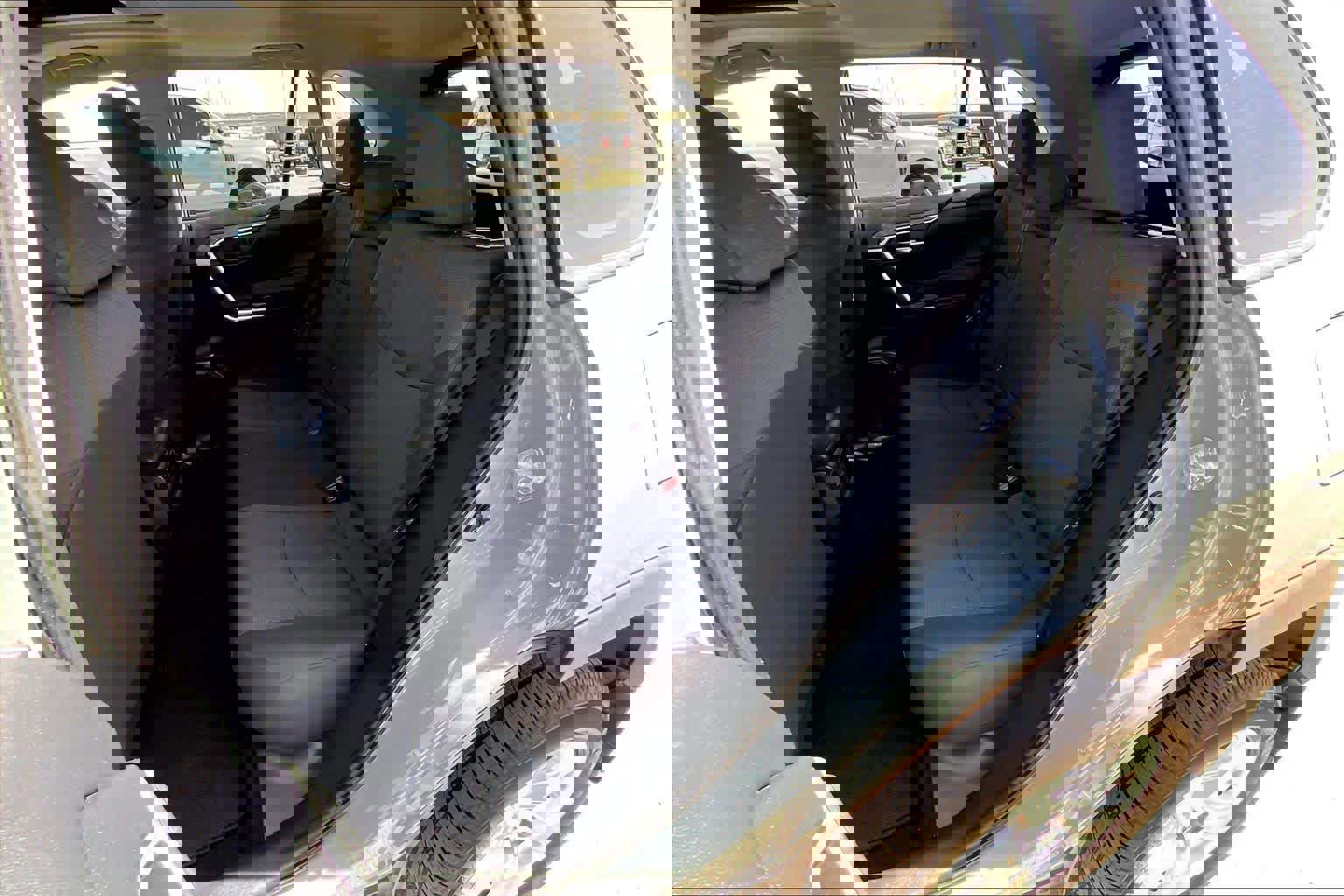 Used 2021 Toyota RAV4 XLE w/ Convenience Package image 21