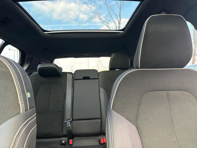 Used 2022 Volvo XC40 P8 Recharge Plus image 28