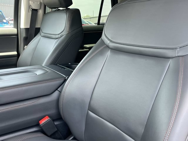 Certified 2025 Ford Expedition Active AWD/4WD image 36