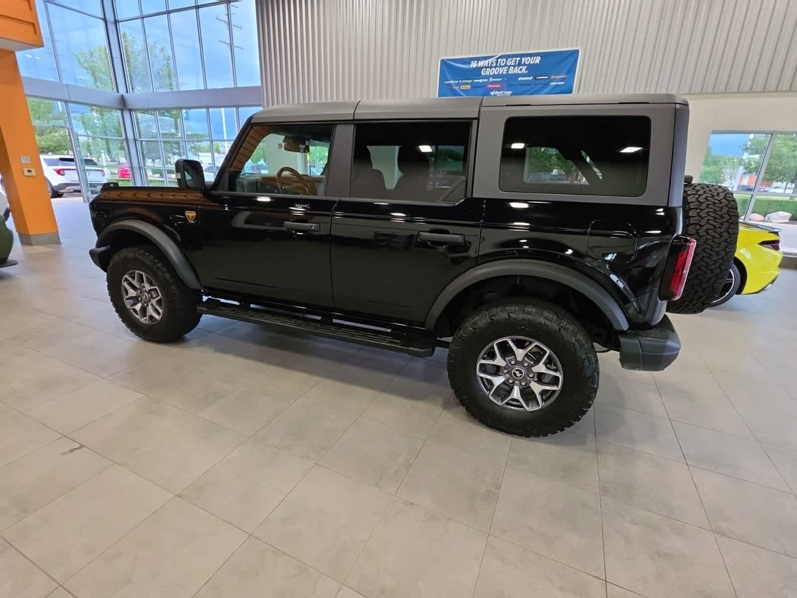 Certified 2023 Ford Bronco Badlands AWD/4WD image 13