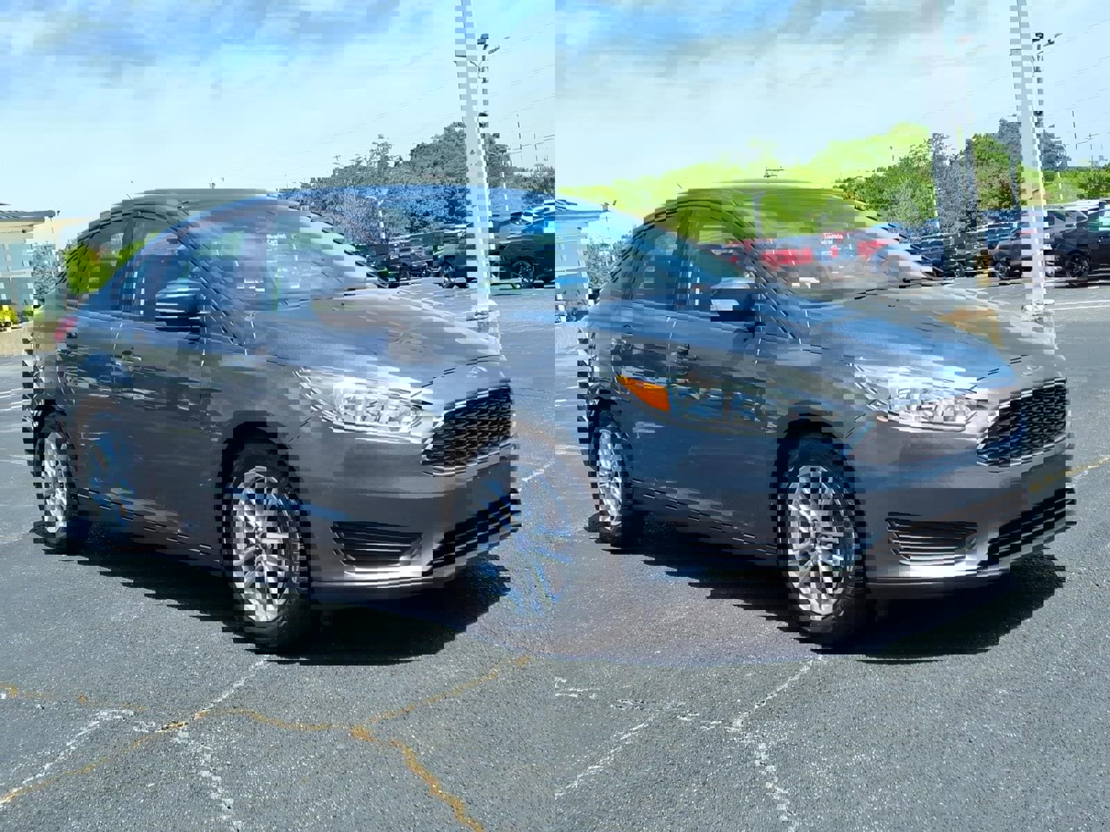 Certified 2018 Ford Focus SE w/ Cold Weather Package FWD image 8