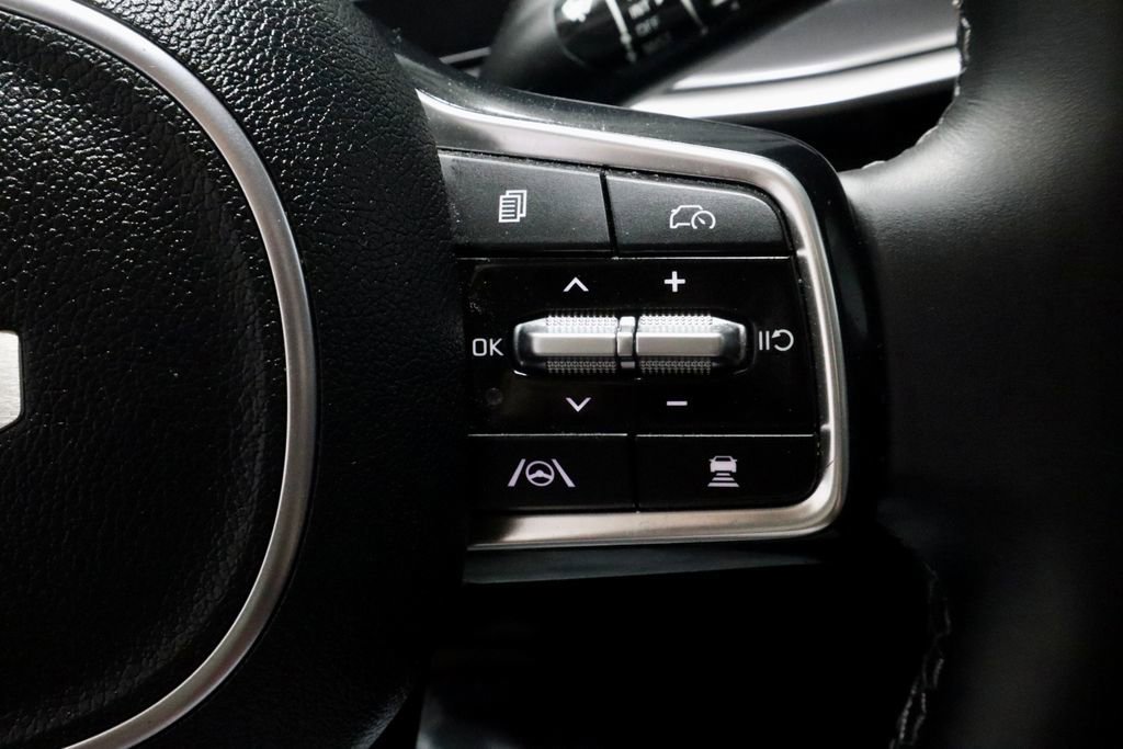 Used 2025 Kia Sorento S FWD image 29