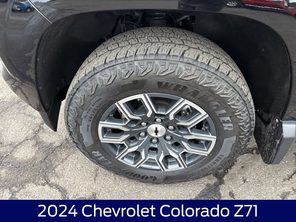 Used 2024 Chevrolet Colorado Z71 w/ Z71 Convenience Package 2 image 11