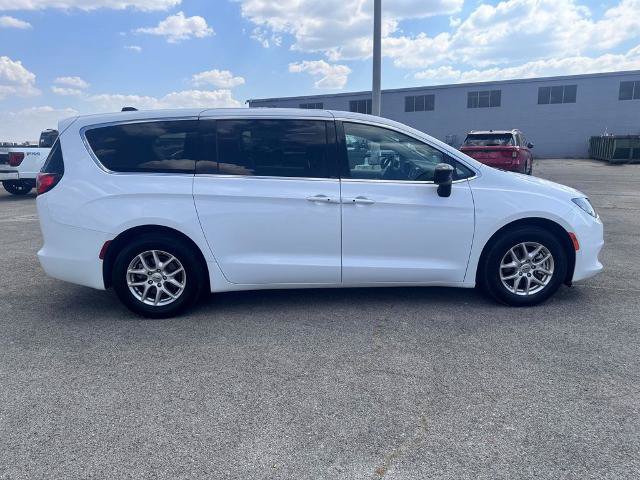 Used 2024 Chrysler Voyager LX FWD image 9