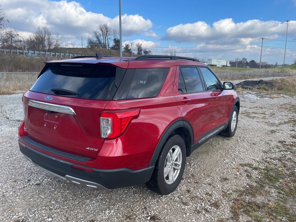 Certified 2022 Ford Explorer XLT w/ Equipment Group 202A image 5