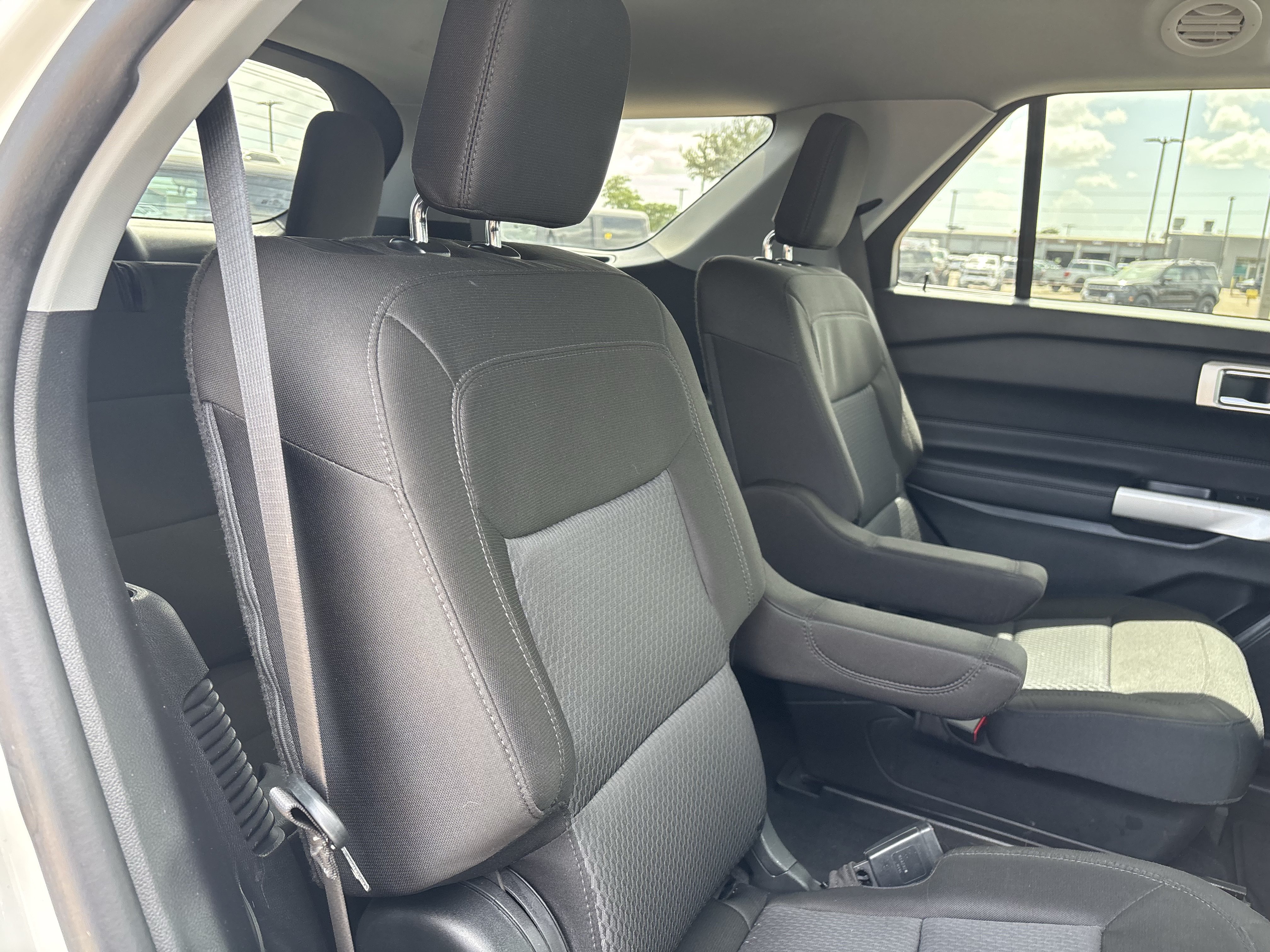 Certified 2023 Ford Explorer XLT RWD image 25