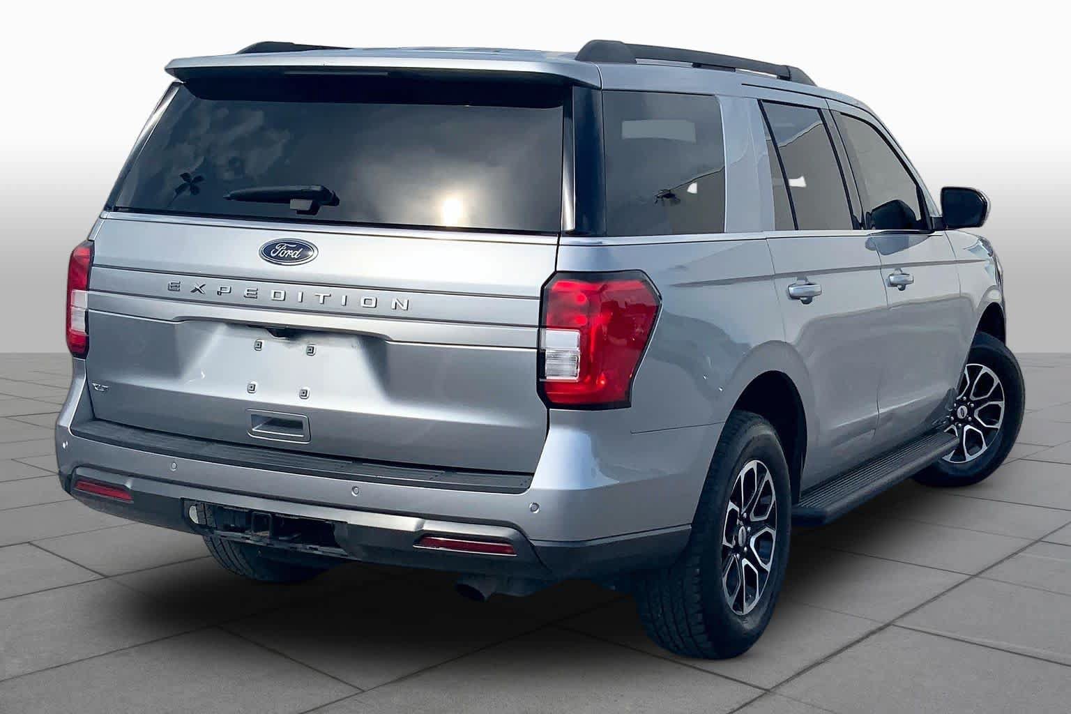 Certified 2022 Ford Expedition XLT RWD image 13