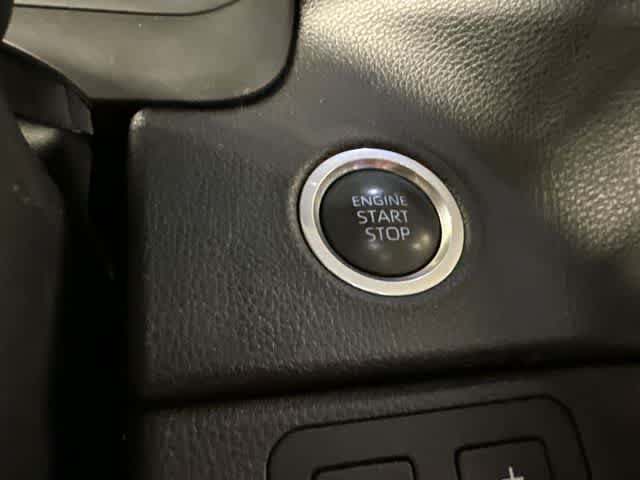 Used 2022 Toyota Tundra SR5 w/ SR5 Convenience Package AWD/4WD image 10
