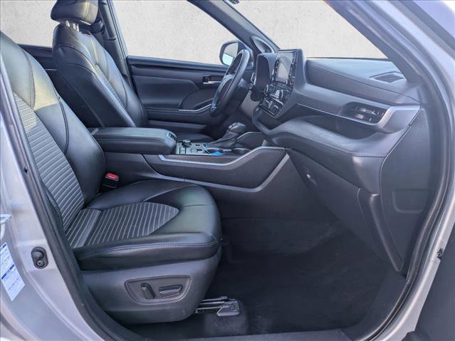 Used 2021 Toyota Highlander XSE AWD/4WD image 21