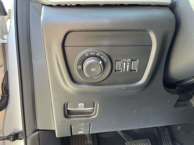 Used 2022 Jeep Grand Cherokee L Limited AWD/4WD image 22