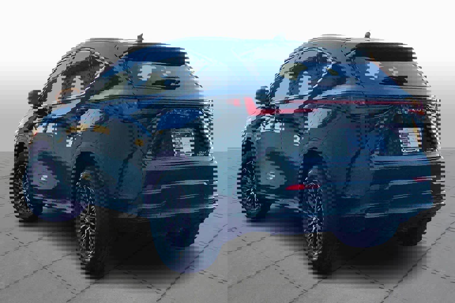 Used 2024 Lexus NX 250 FWD w/ Premium Package image 2