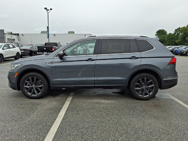 Used 2023 Volkswagen Tiguan SE w/ Panoramic Sunroof Package AWD/4WD image 6