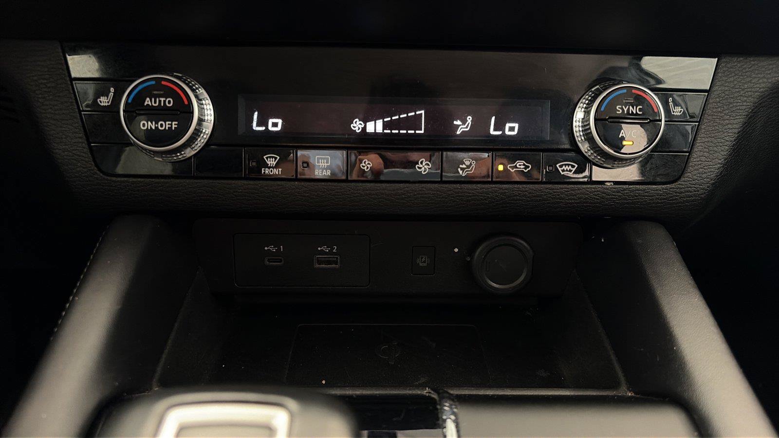 Used 2024 Mitsubishi Outlander SE AWD/4WD image 25
