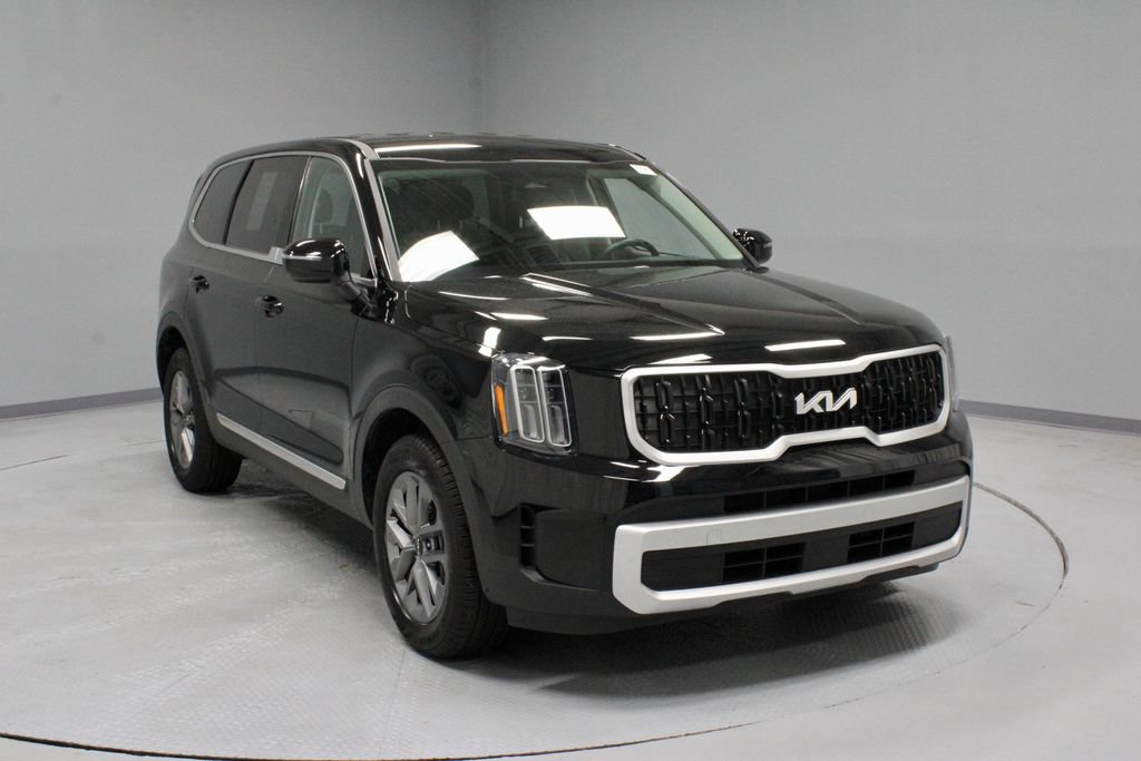 Used 2025 Kia Telluride LX FWD image 1