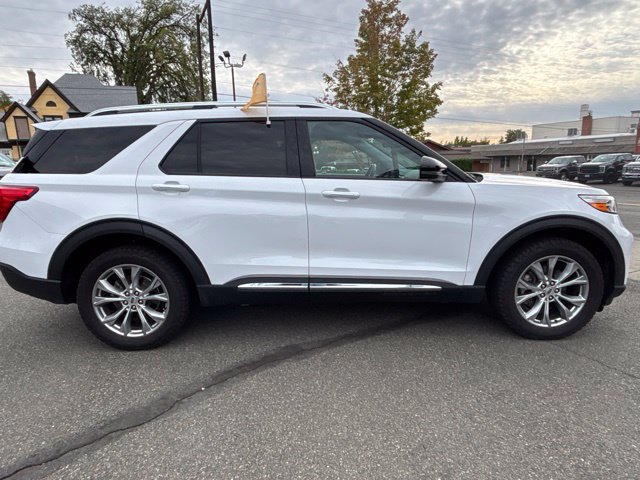 Certified 2022 Ford Explorer Limited w/ Equipment Group 301A AWD/4WD image 2