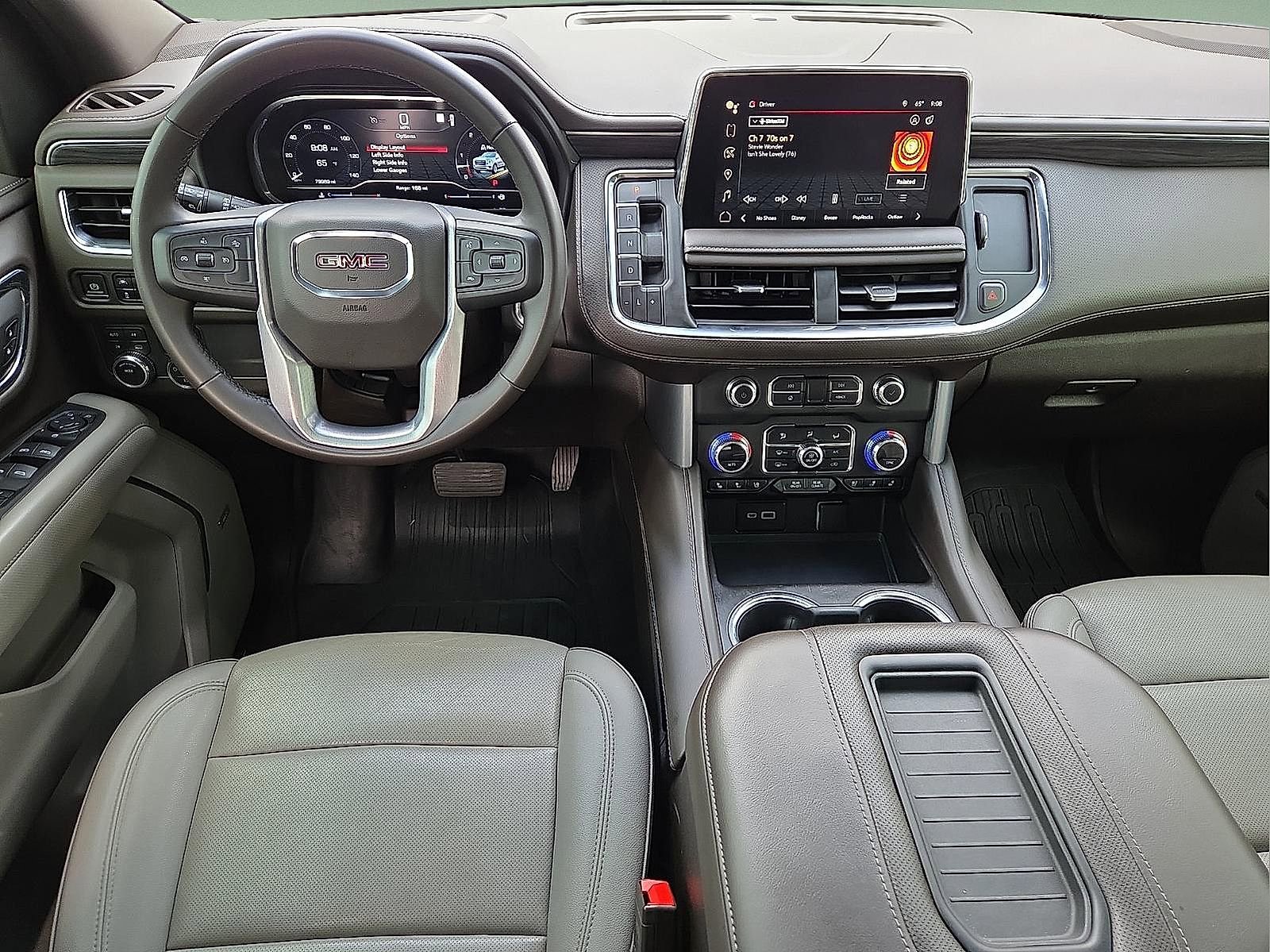 Used 2023 GMC Yukon SLT AWD/4WD image 12