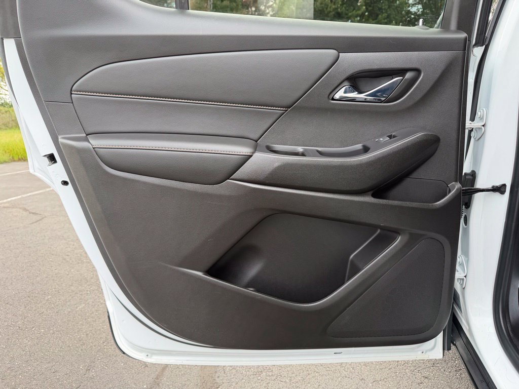 Used 2021 Chevrolet Traverse LT FWD image 21
