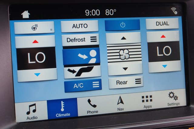 Certified 2018 Ford Explorer XLT w/ Equipment Group 202A FWD image 31