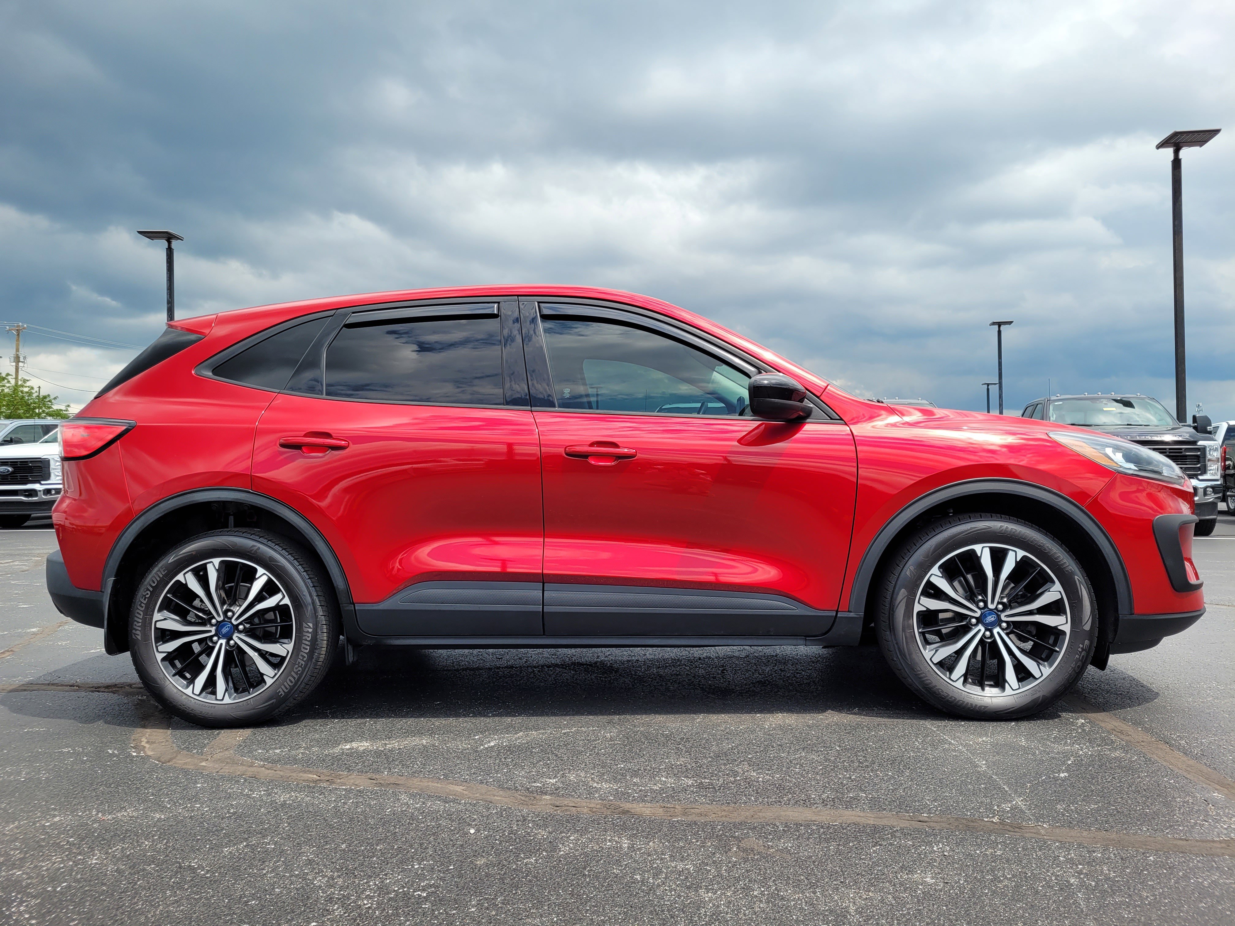Certified 2022 Ford Escape SE w/ SE Sport Appearance Package AWD/4WD image 2