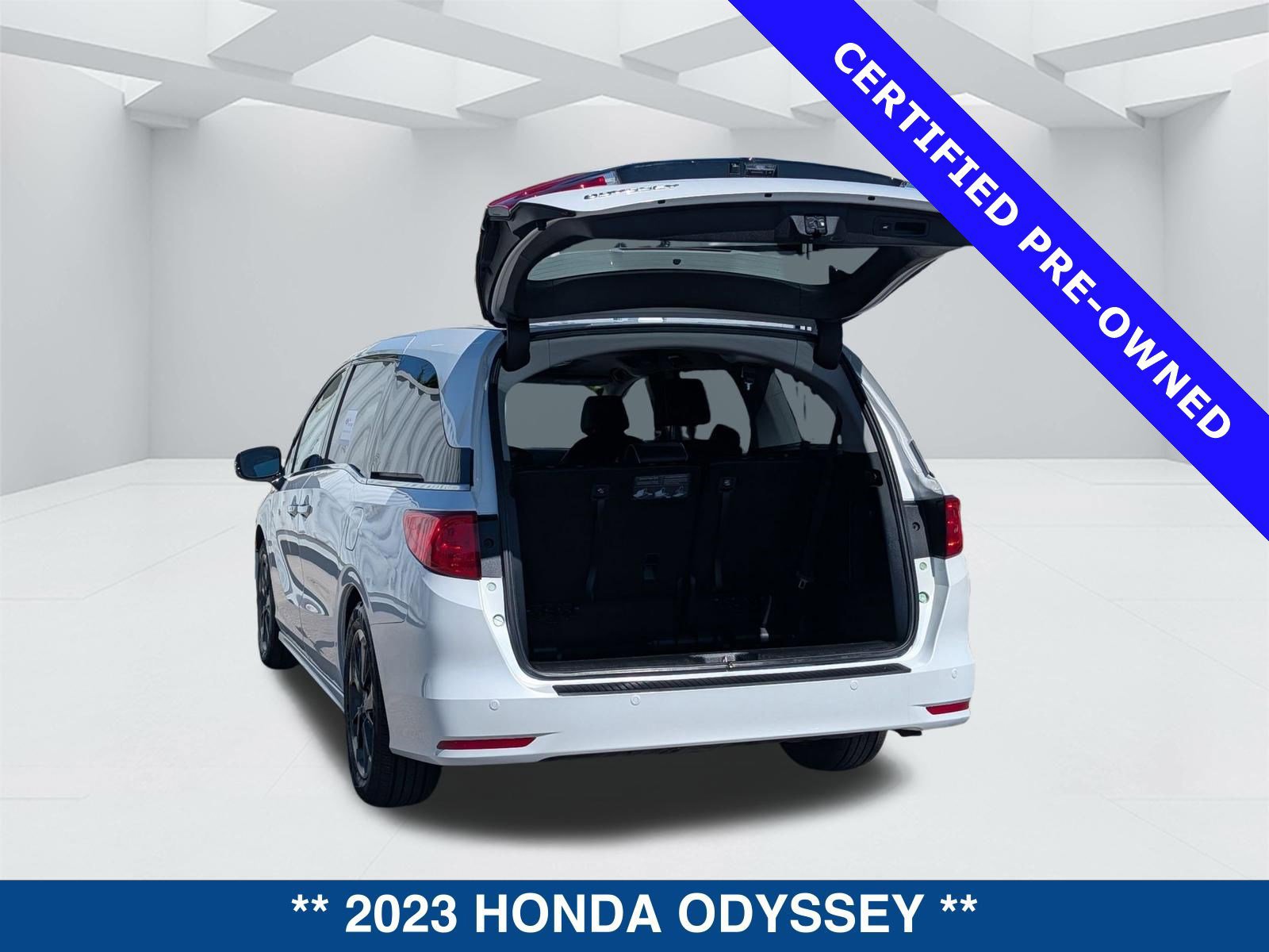 Used 2023 Honda Odyssey Elite image 3