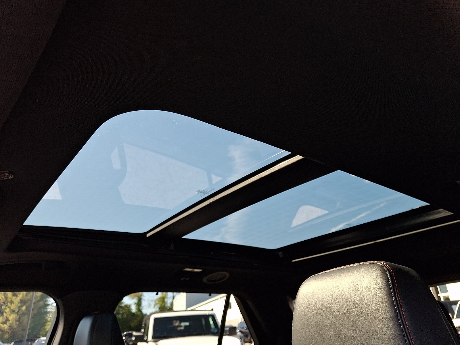 Certified 2025 Ford Explorer ST AWD/4WD image 19