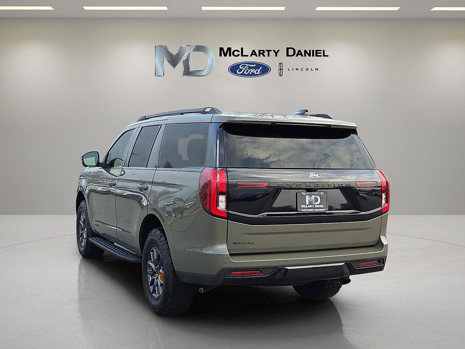 Certified 2025 Ford Expedition Tremor AWD/4WD image 4