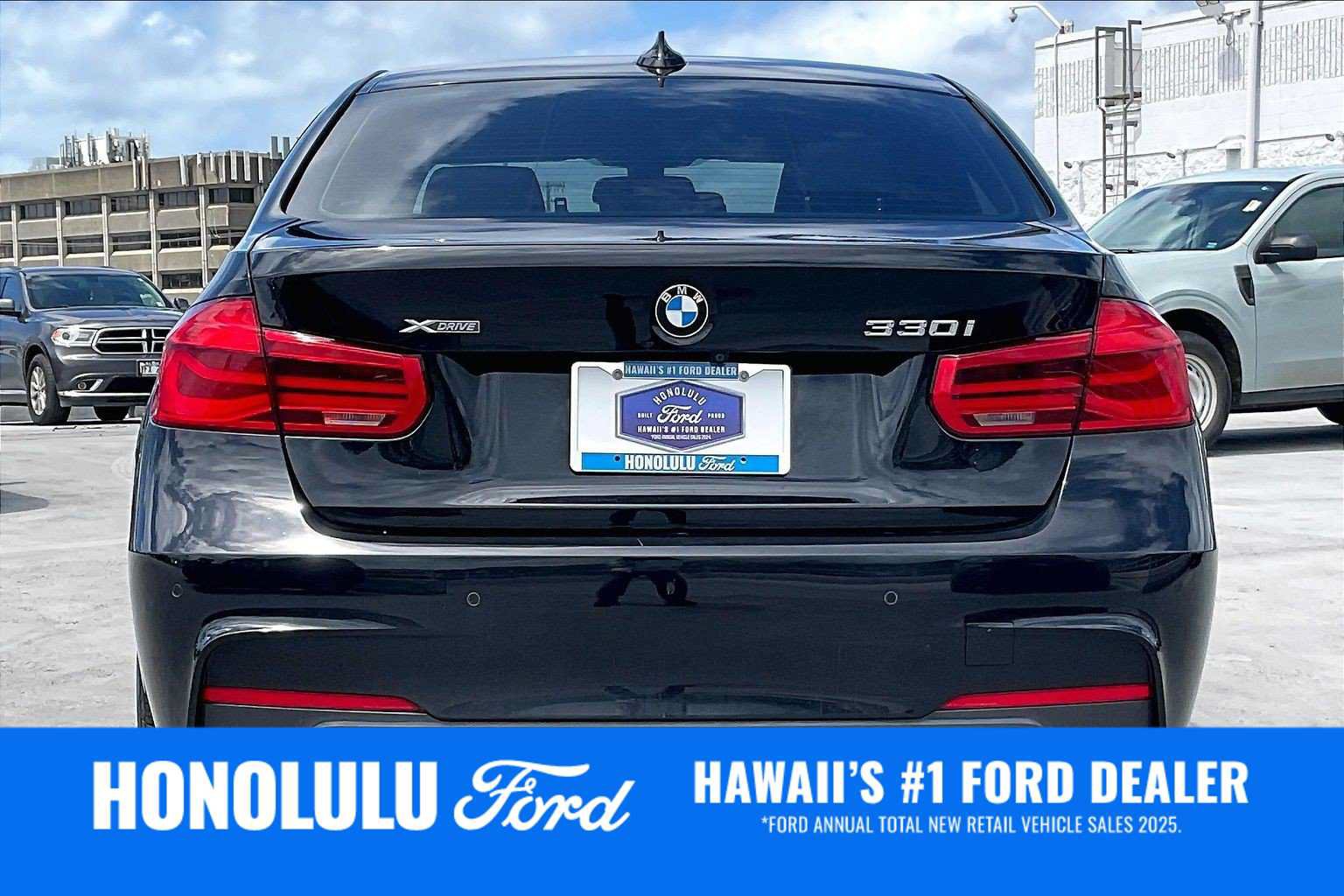 Used 2017 BMW 330i xDrive Sedan AWD/4WD image 5