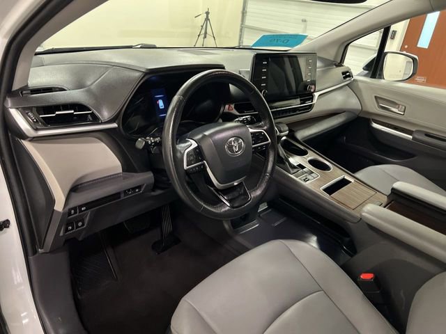 Used 2024 Toyota Sienna XLE image 13