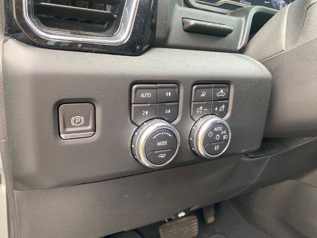 Used 2023 GMC Sierra 1500 Denali w/ Technology Package AWD/4WD image 17