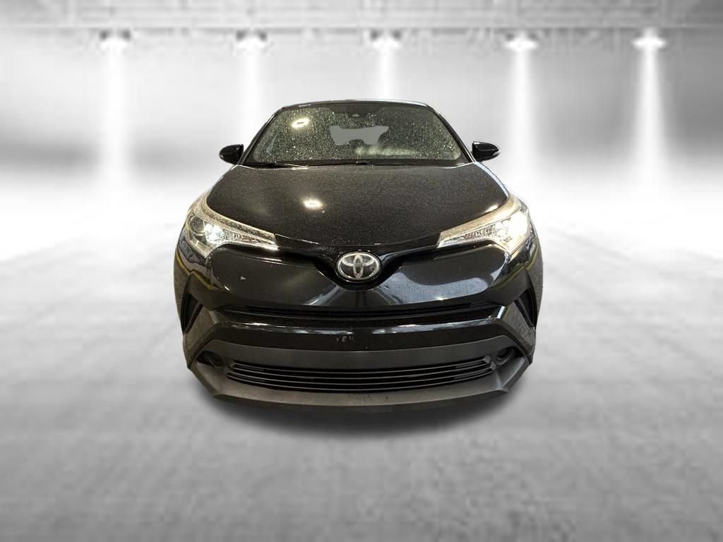 Used 2019 Toyota C-HR XLE FWD image 9