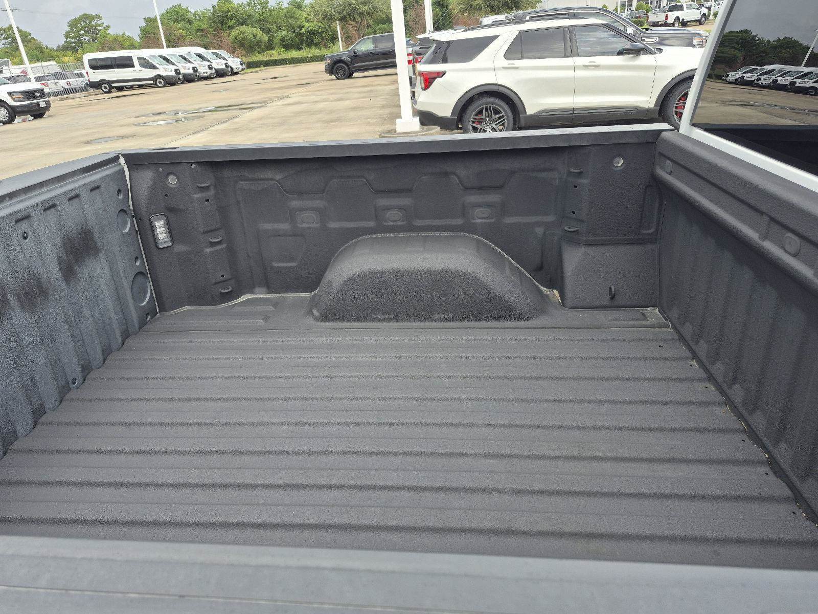 Used 2023 GMC Sierra 1500 Pro AWD/4WD image 11