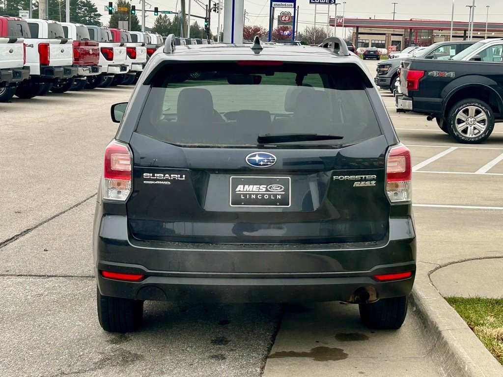 Used 2017 Subaru Forester 2.5i Premium image 4