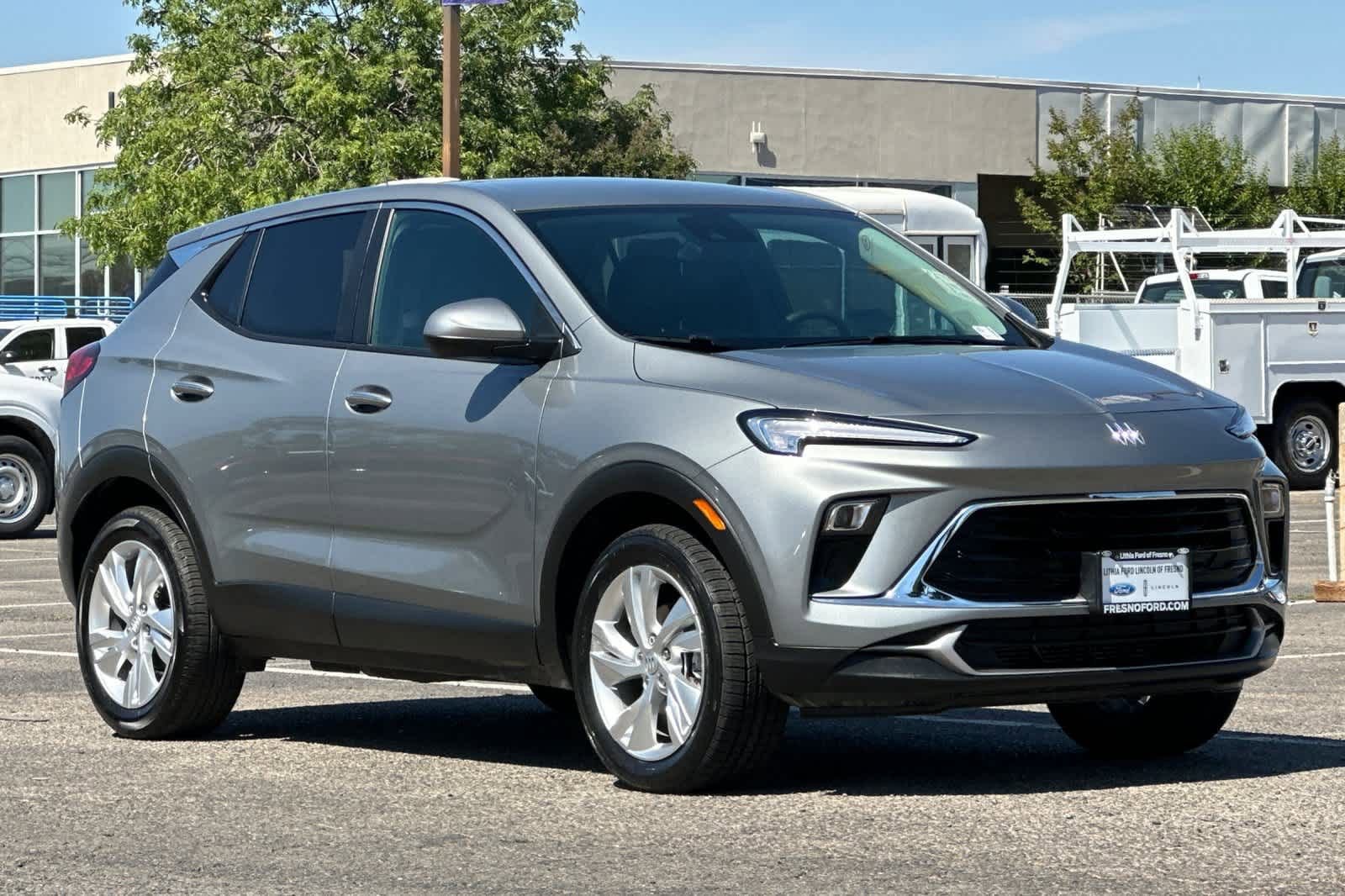 Used 2025 Buick Encore GX Preferred AWD/4WD image 9