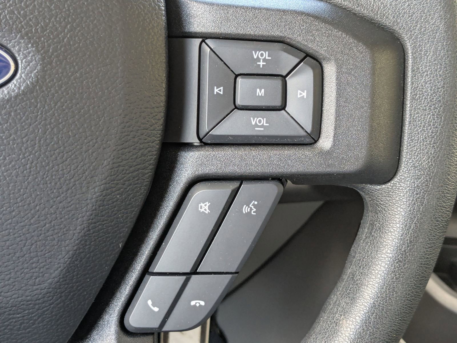 Certified 2024 Ford E-350 and Econoline 350 Super Duty w/ Power Windows & Locks Group image 25