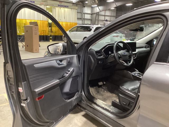 Certified 2024 Ford Escape Platinum AWD/4WD image 10