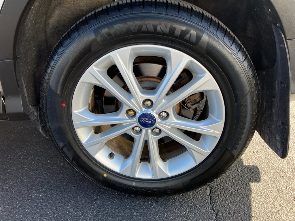 Certified 2018 Ford Escape SE w/ SE Sync 3 Package image 15