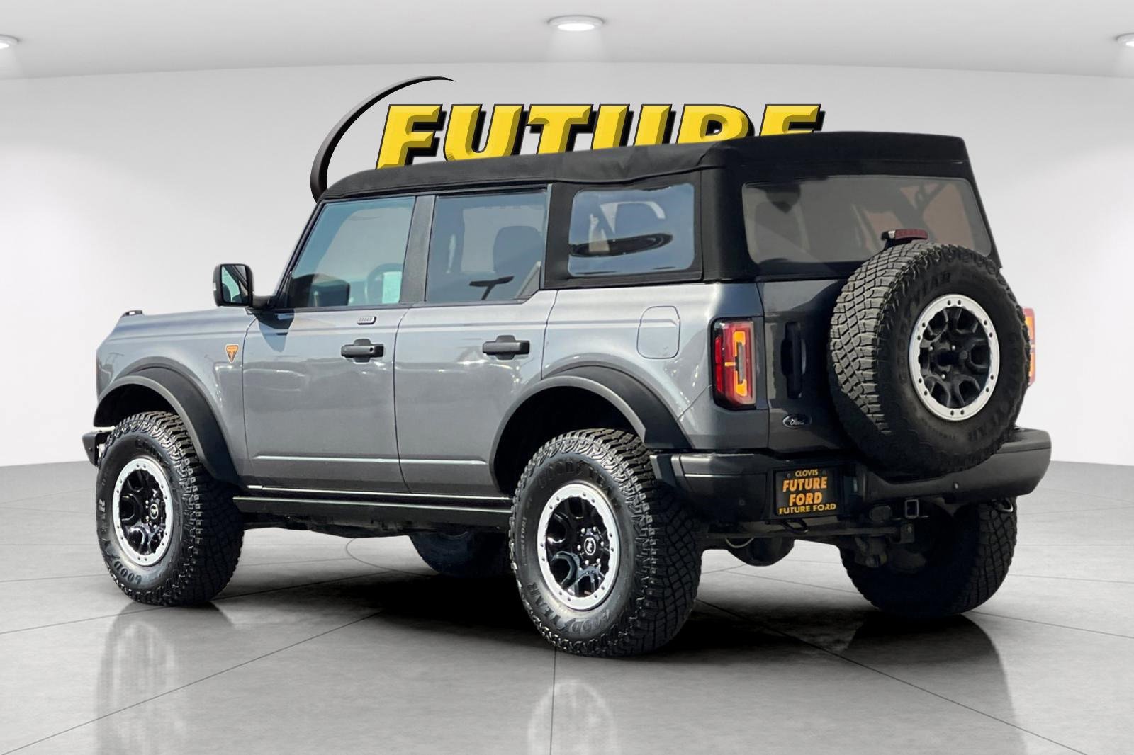 Certified 2023 Ford Bronco Badlands image 3