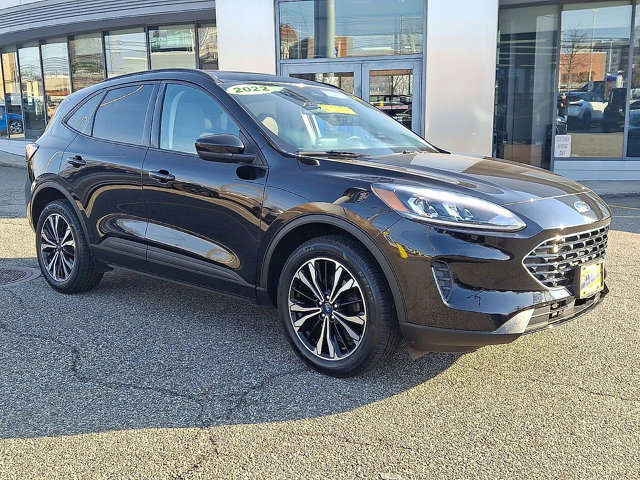 Certified 2022 Ford Escape SE w/ SE Sport Appearance Package image 11